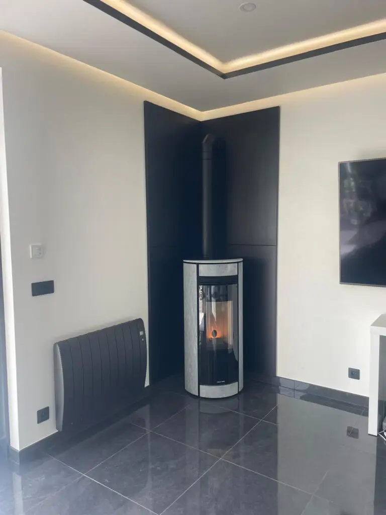 PHoto-Chantier-ECI-LIVE-POELE-GRANULE-BOIS-CHAUDIERE-11