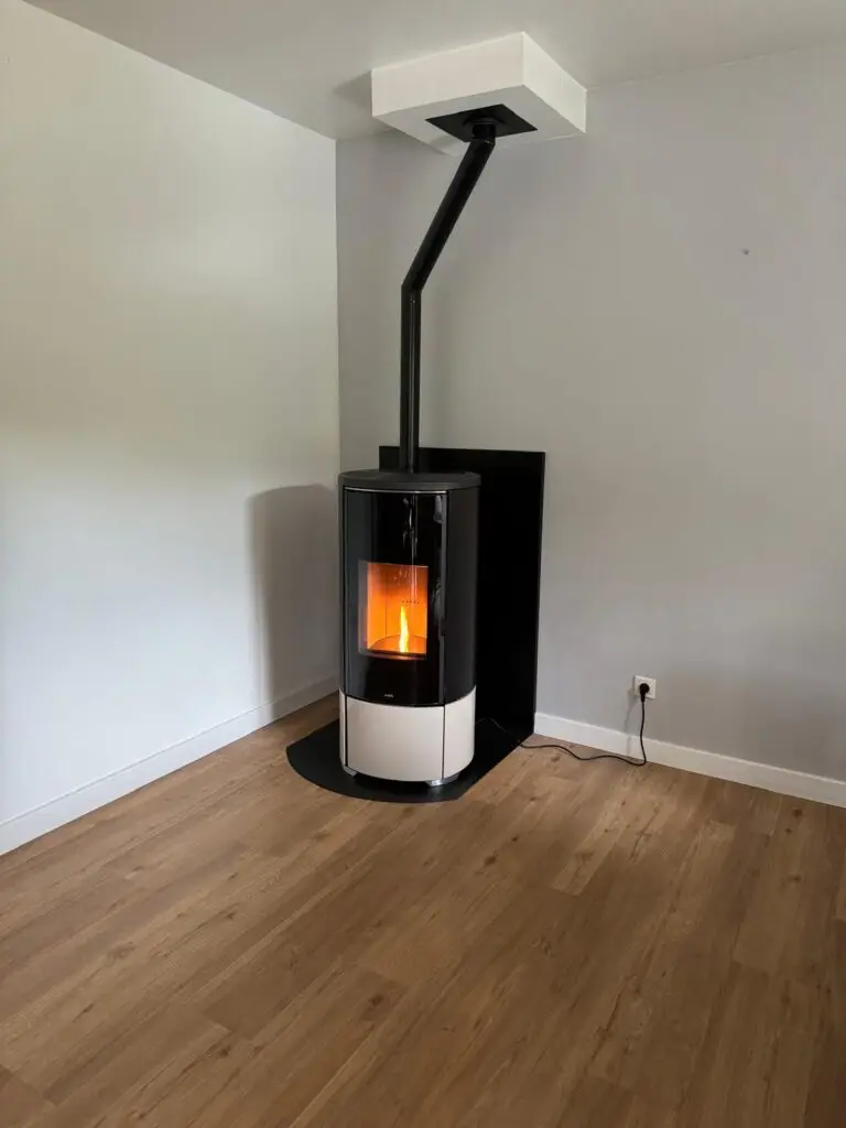 PHoto-Chantier-ECI-LIVE-POELE-GRANULE-BOIS-CHAUDIERE-22