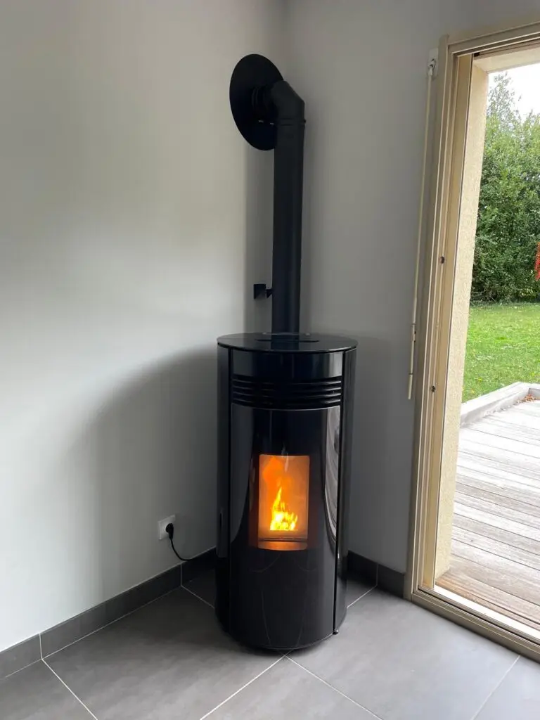 PHoto-Chantier-ECI-LIVE-POELE-GRANULE-BOIS-CHAUDIERE-32