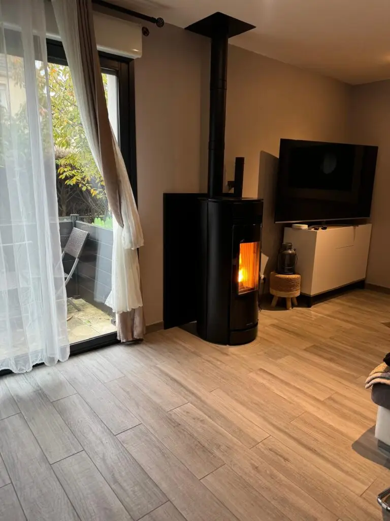 PHoto-Chantier-ECI-LIVE-POELE-GRANULE-BOIS-CHAUDIERE-35