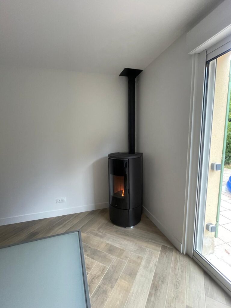 PHoto-Chantier-ECI-LIVE-POELE-GRANULE-BOIS-CHAUDIERE-7